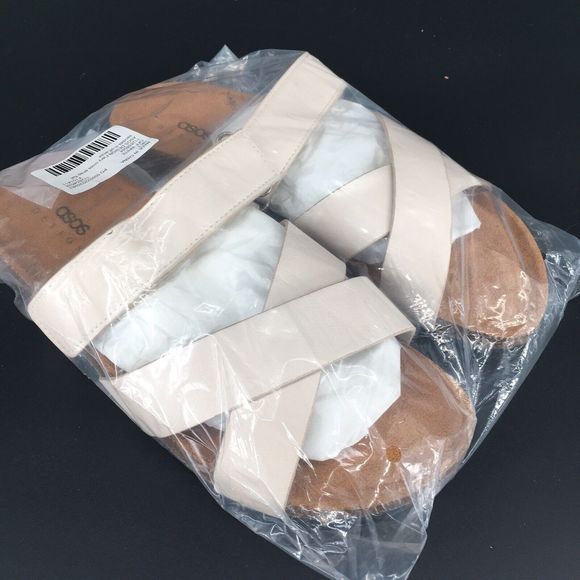 ASOS DESIGN Fiery double cross-strap flat sandals in Off White Size 8 - Picture 7 of 7